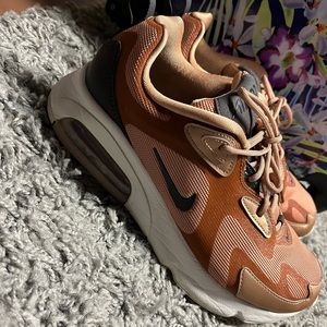 Nike size 8.5 women’s